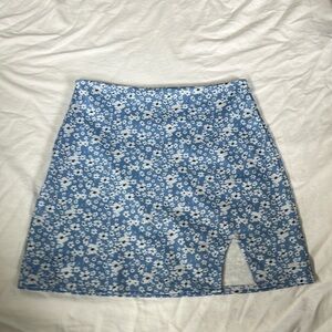 Romwe Ditsy Blue & White Summer/Vacation Floral Mini Skirt Women’s Size S
